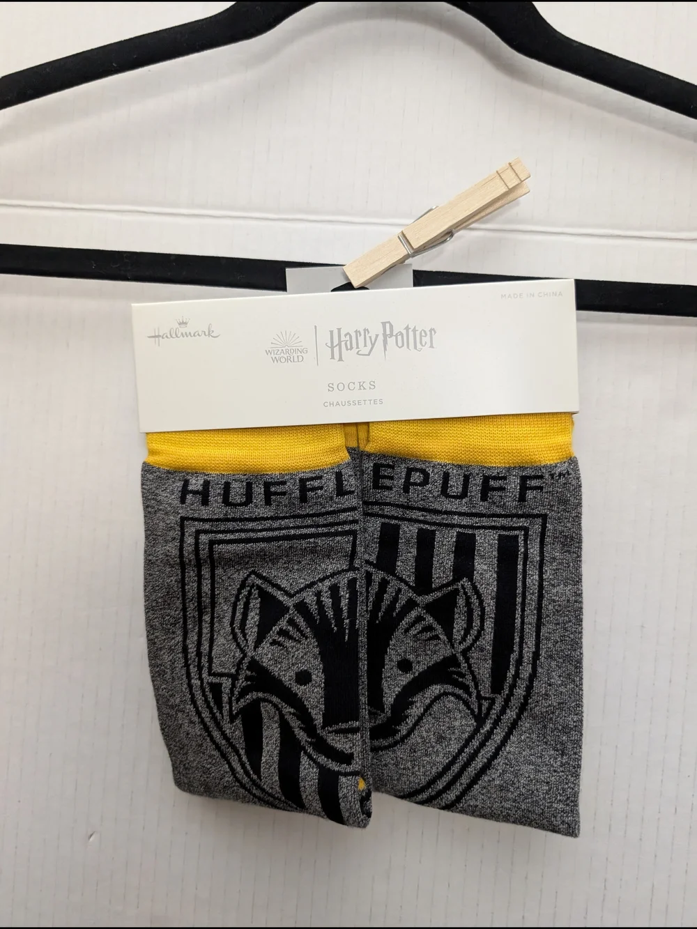 NWT Hallmark Harry Potter Hufflepuff House Crest Crew Socks Yellow/Gray